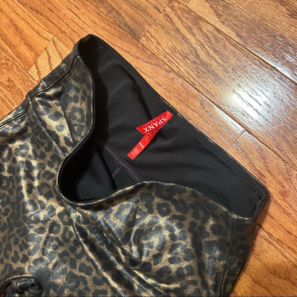 SPANX Women’s size M Leopard Print Leggings - Picture 6 of 6